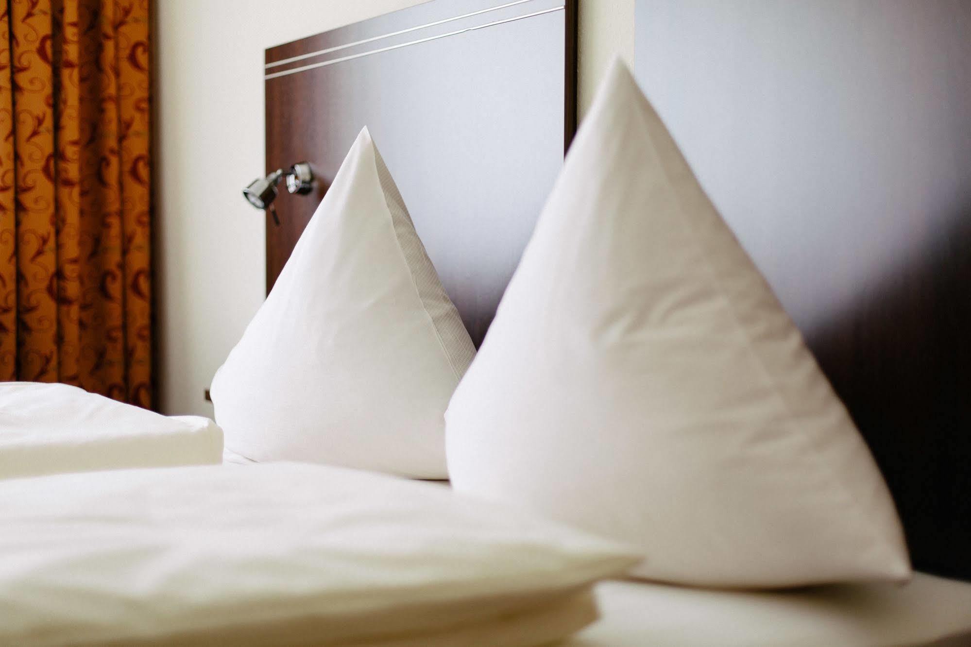 Hotel Astoria Бон Екстериор снимка