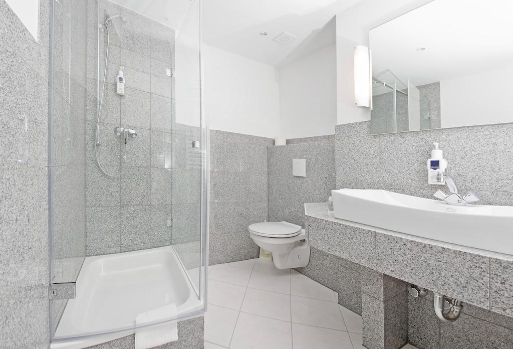 Hotel Astoria Бон Екстериор снимка