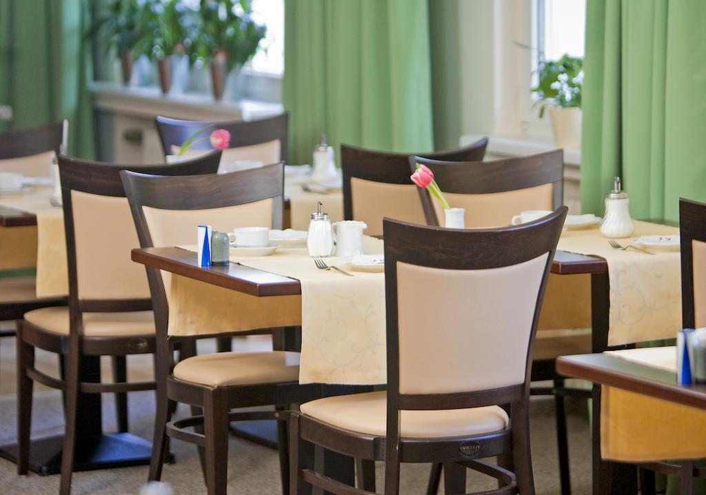 Hotel Astoria Бон Екстериор снимка