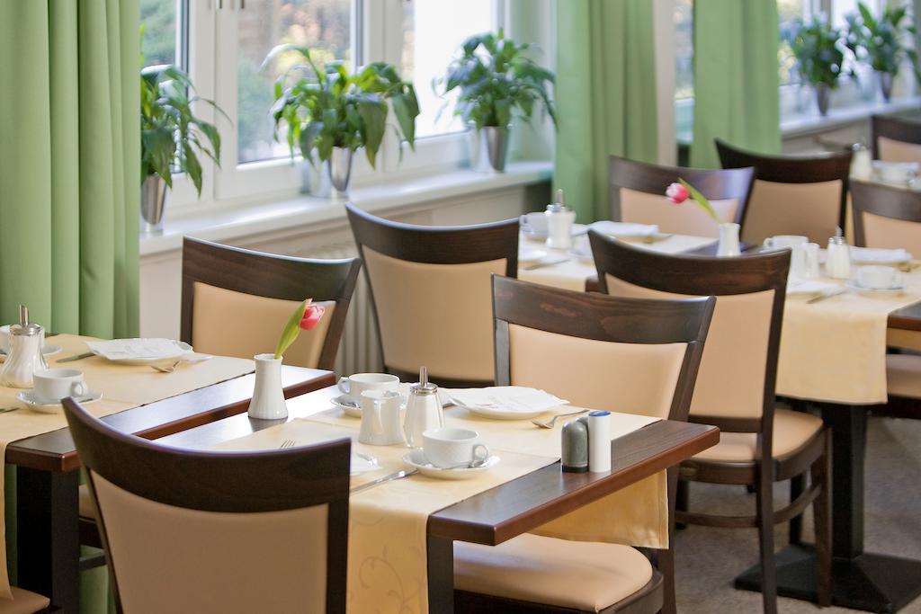 Hotel Astoria Бон Екстериор снимка